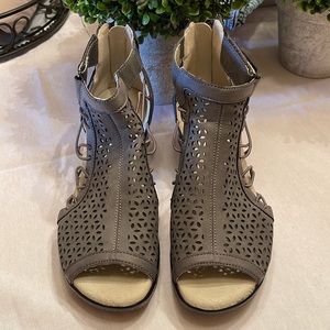 Jbu Jambu Nelly Wedges sz 6.5 pewter/gray.  Never worn, perfect condition!